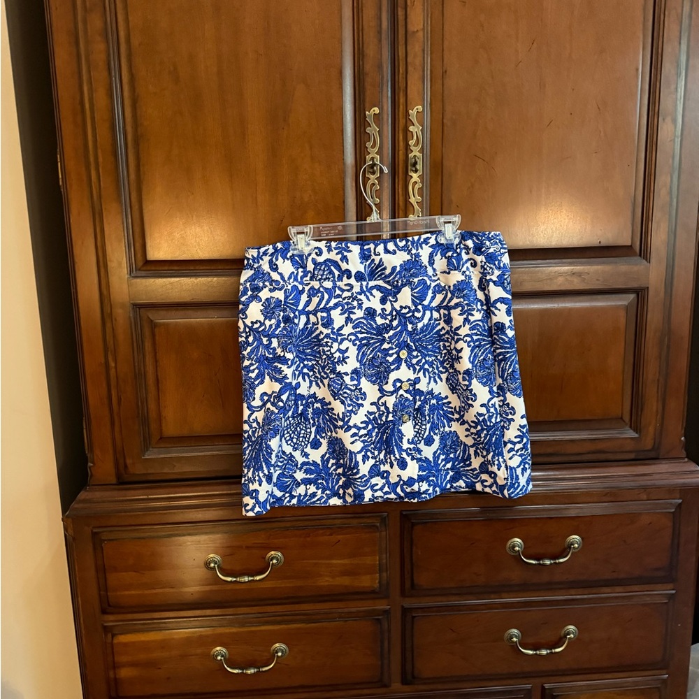 Blue and White Patterned Skirt IT’S A Lilly NEW Pulitzer!! - Picture 2 of 2
